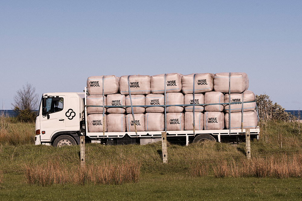 A full load of Wisewool, grown and graded in Gisborne, is making its way to our Te Poi factory—ready to be transformed into Wisewool Blanketing and Wisewool Cloud.